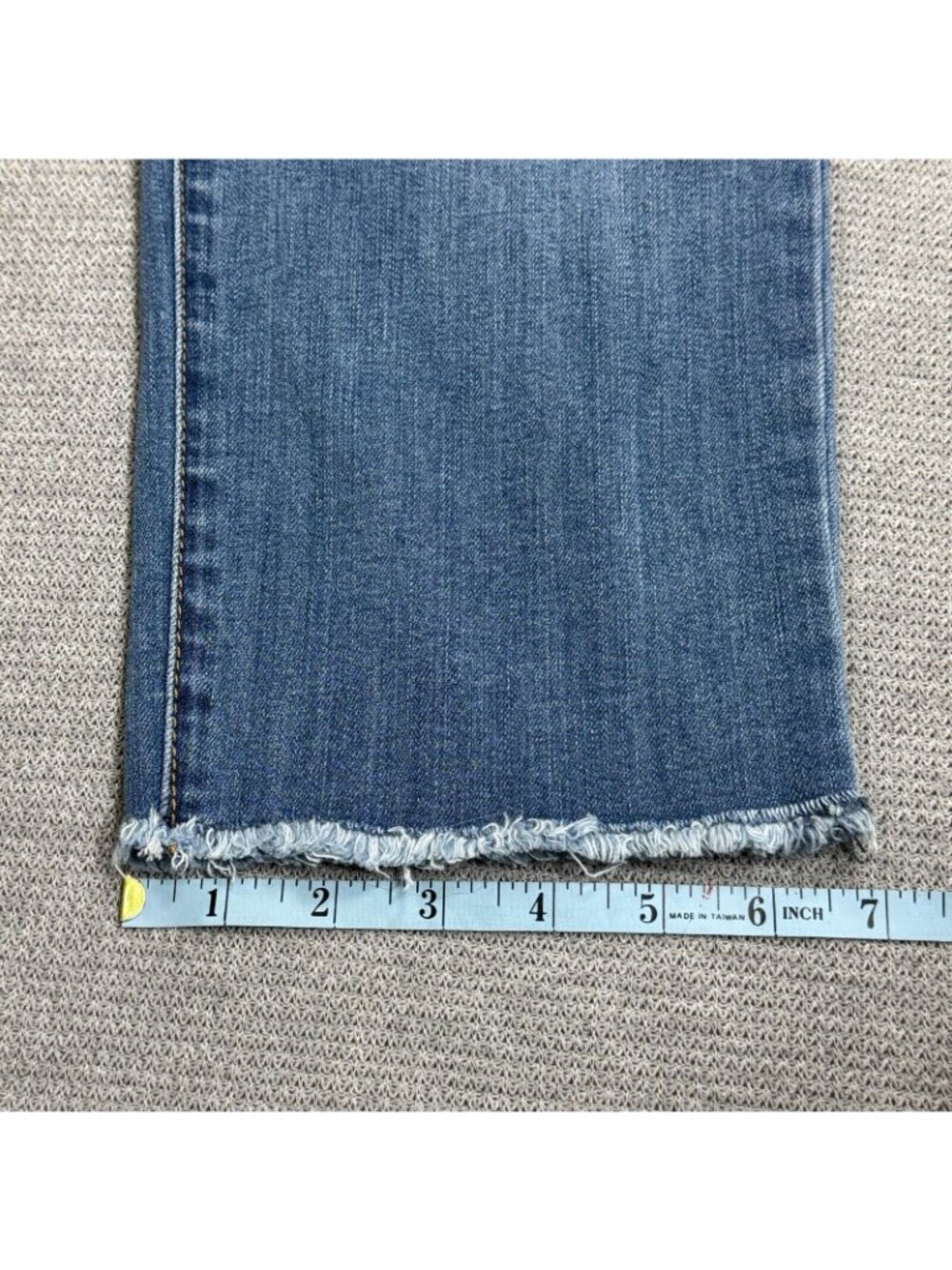 Seven 7 Tower Straight Crop Jeans Womens Size 4 Blue Denim Distressed Raw Hem - Picture 12 of 13